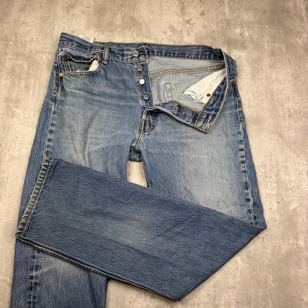 Levis 501 Straight Leg Jeans Mens Fits 35x32 Blue Button Fly Denim Y2K Work L
